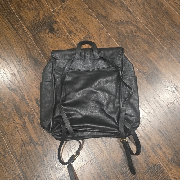 Universal Thread | Classic Black Backpack - Picture 4 of 5